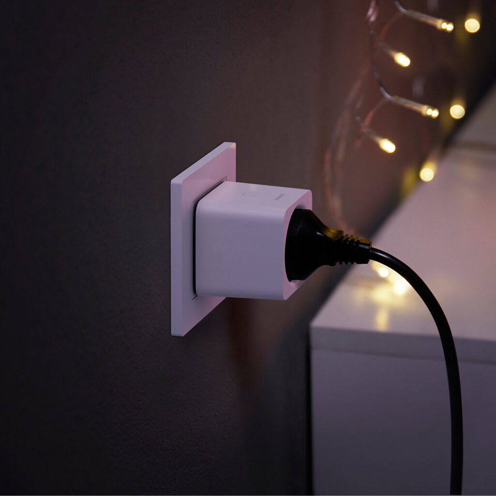 Smart Plug - orice lampa/insalatie devine smart